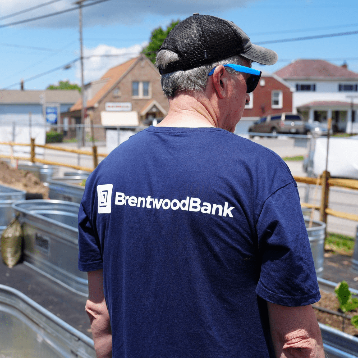 Brentwood Bank volunteer Brentwood Bank volunteer