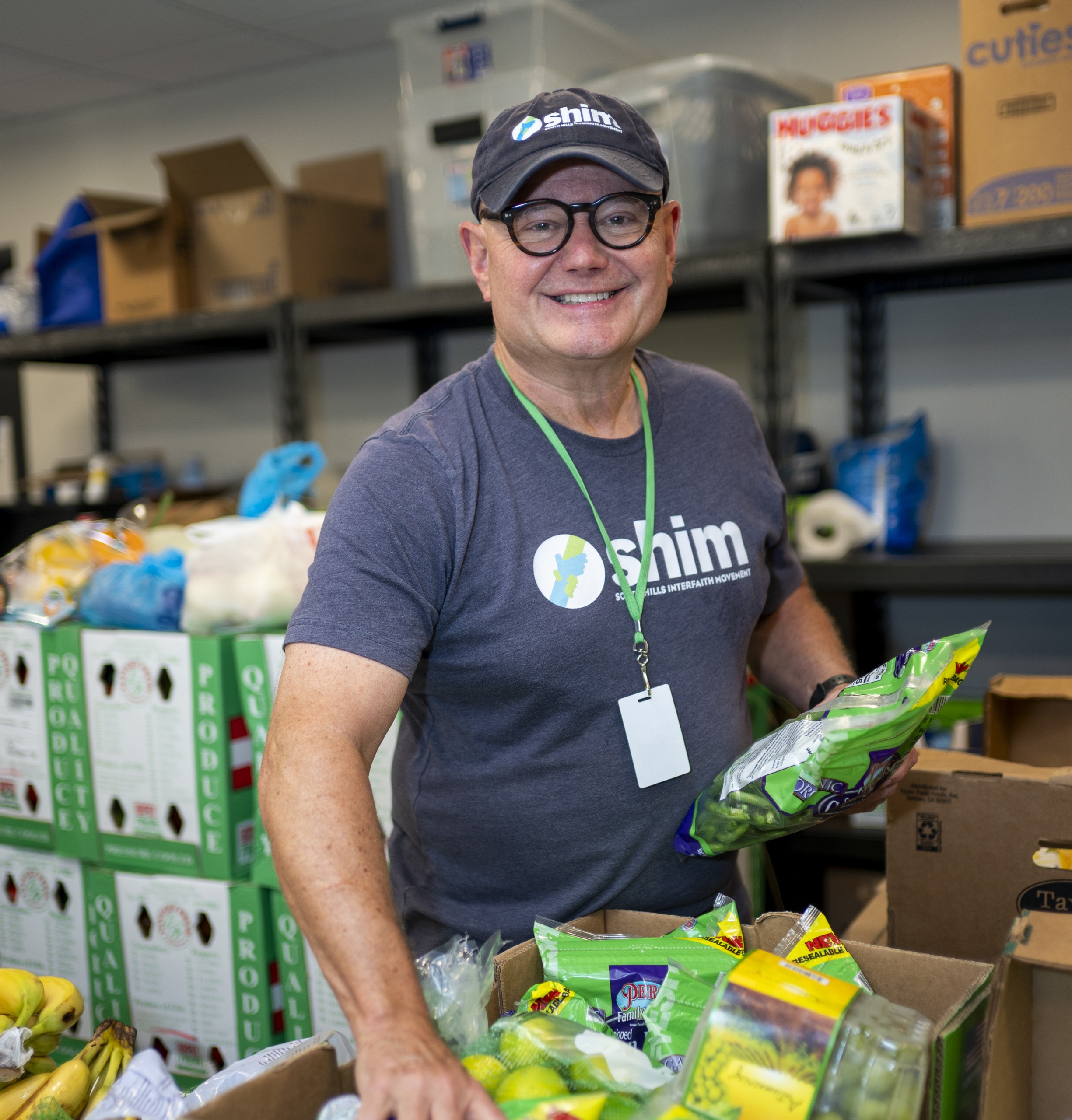 volunteer at pantry volunteer at pantry